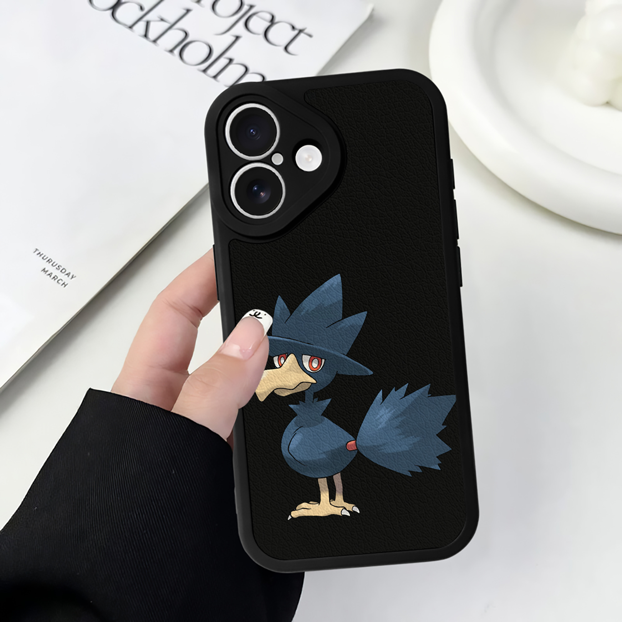 （画像用） ポケットモンスター Pokémon 【iPhone 16シリーズ対応】シリコンスマホケース（レザー調） 材質：シリコン